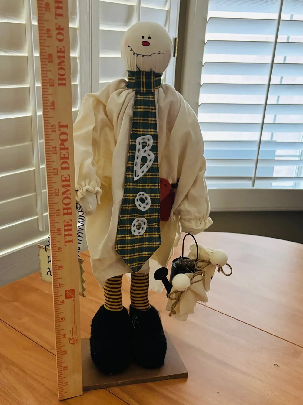 Halloween Ghost Decoration ~ Ghost Trik-O-Treater ~ “Boo”